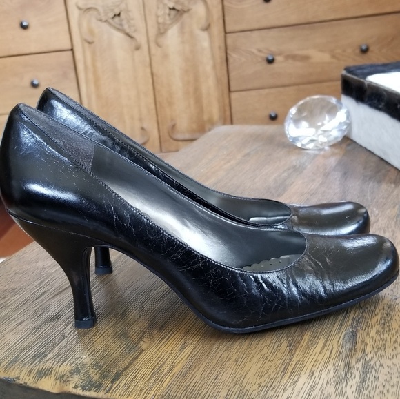 COPY - Kenneth Cole, rubber sole, small heels - Picture 3 of 4